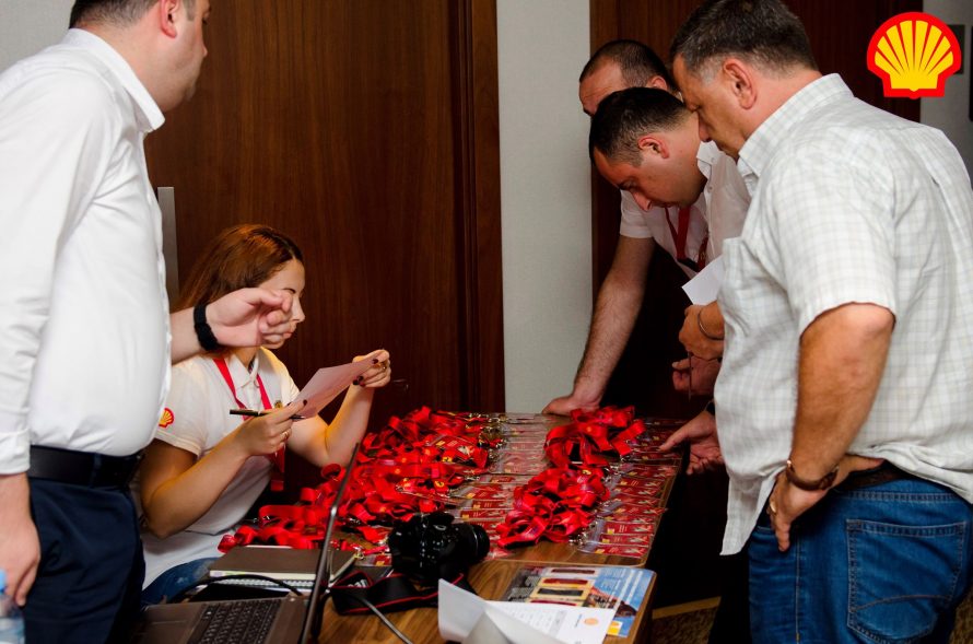 37185114_1076659145832395_4367276162804613120_n